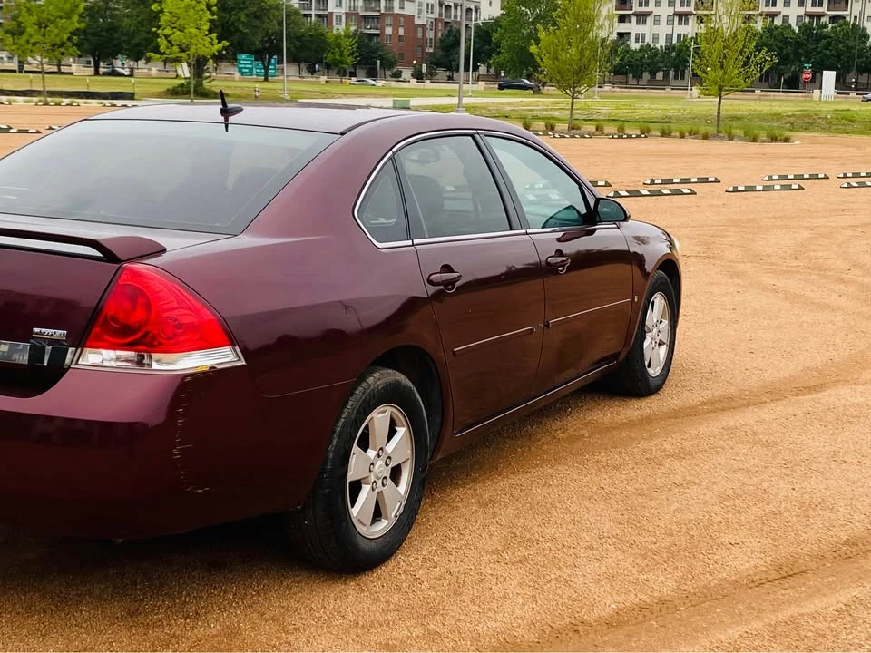 2010 Chevrolet Impala 9th Gen - Image 4 of 10