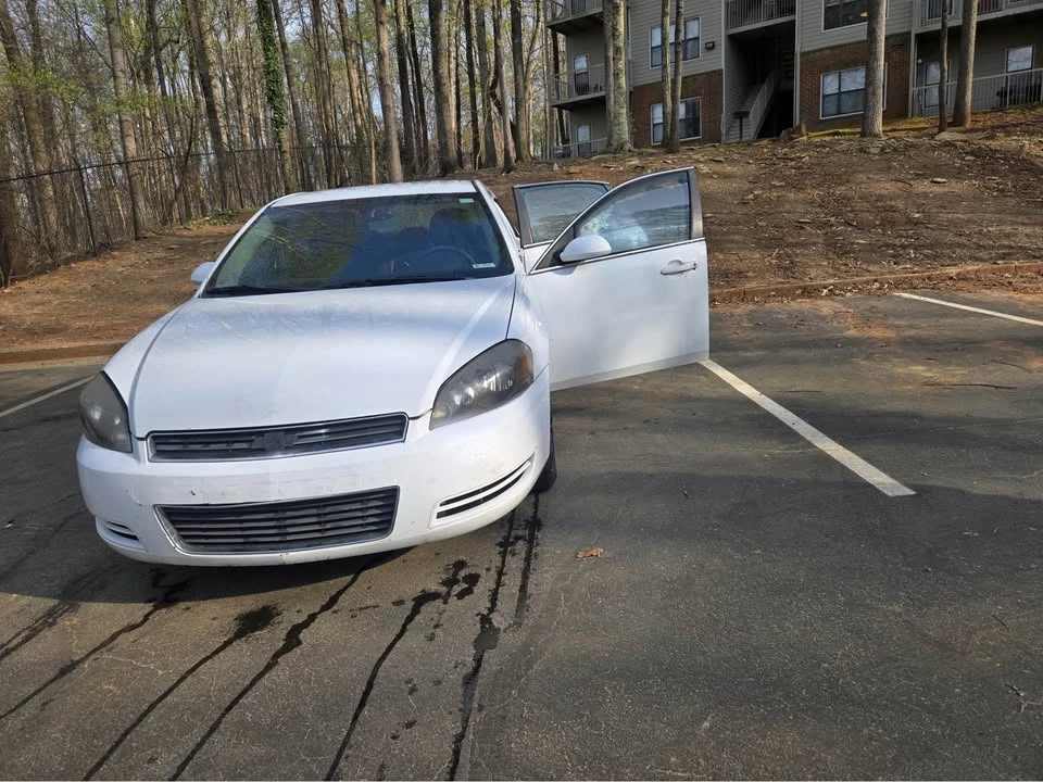 2010 Chevrolet Impala 9th Gen - Image 2 of 9