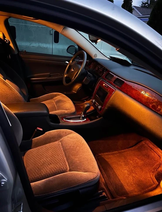 2010 Chevrolet Impala 9th Gen - Image 3 of 8