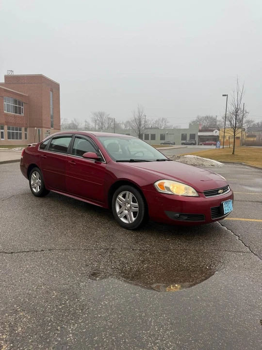2010 Chevrolet Impala 9th Gen - Image 4 of 15