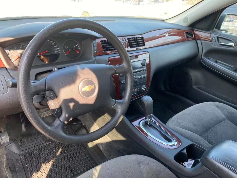 2010 Chevrolet Impala 9th Gen - Image 6 of 14