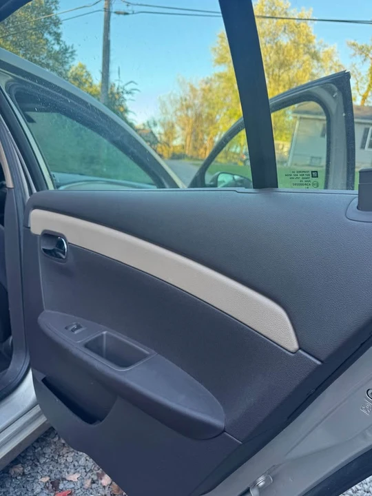 2010 Chevrolet Malibu - Image 14 of 16