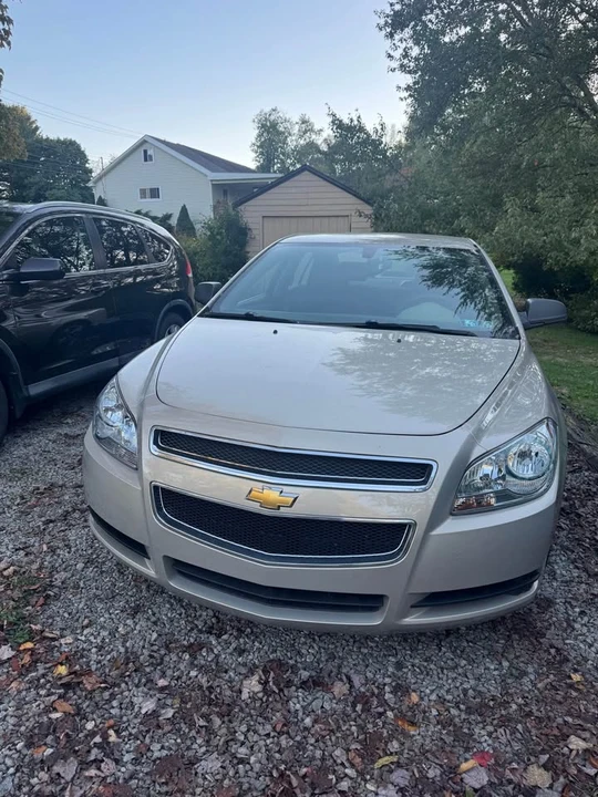 2010 Chevrolet Malibu - Image 2 of 16