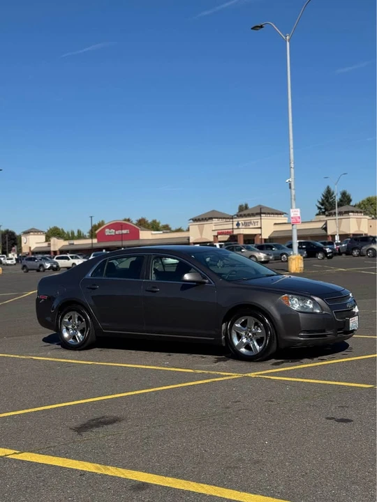 2010 Chevrolet Malibu - Image 2 of 20
