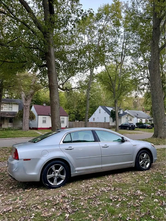 2010 Chevrolet Malibu - Image 8 of 8