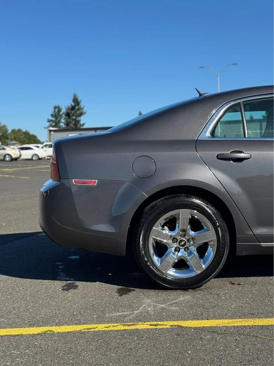 2010 Chevrolet Malibu - Image 4 of 20