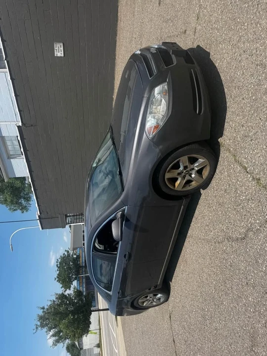 2010 Chevrolet Malibu - Image 2 of 9