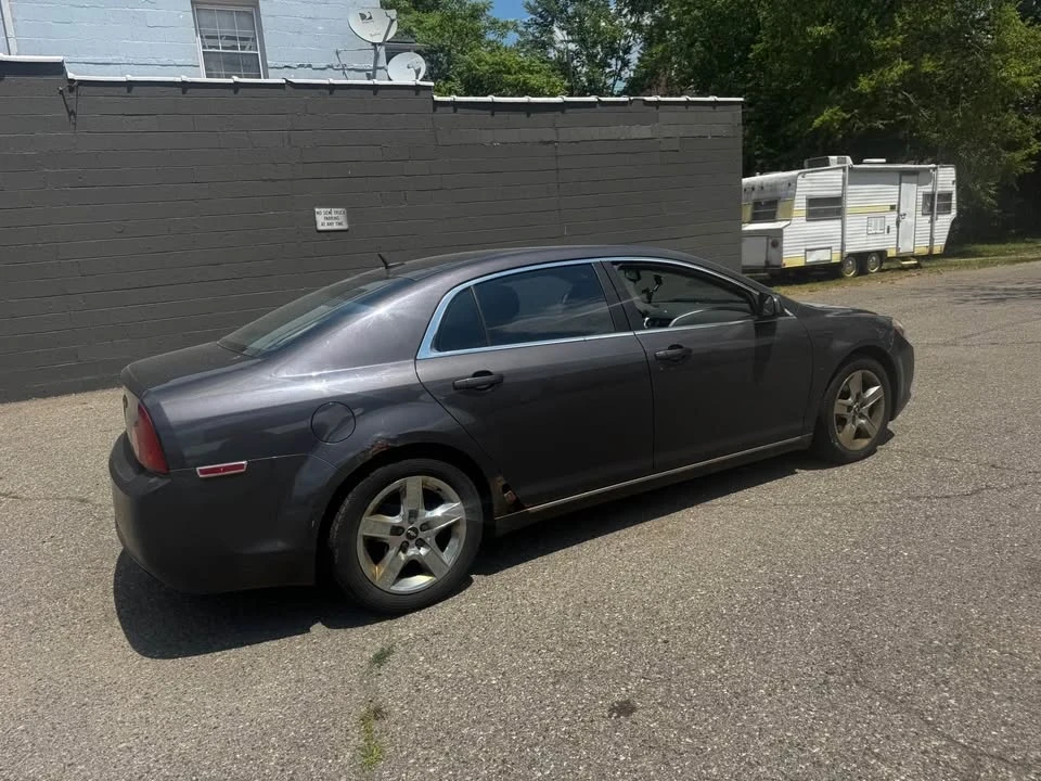 2010 Chevrolet Malibu - Image 4 of 9