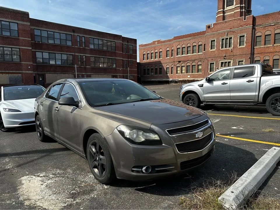 2010 Chevrolet Malibu - Image 2 of 8