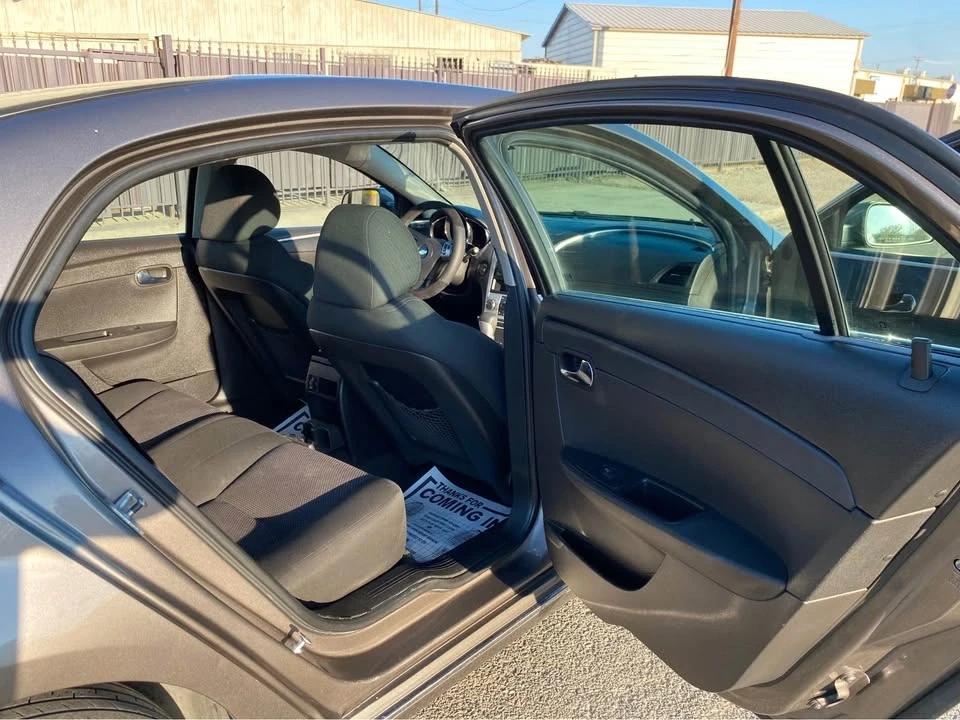 2010 Chevrolet Malibu - Image 10 of 13