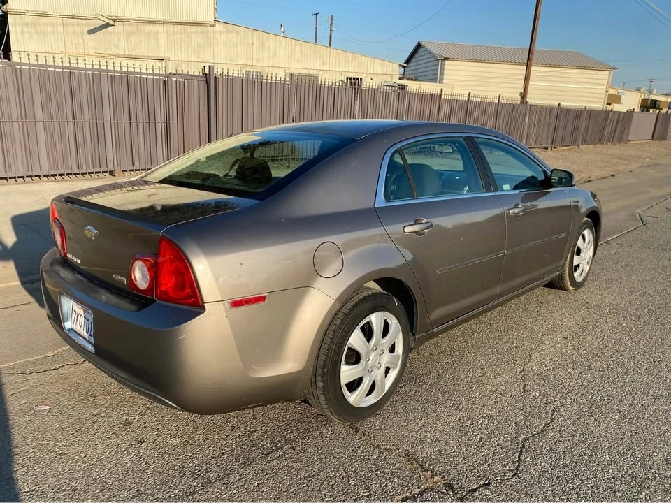 2010 Chevrolet Malibu - Image 12 of 13
