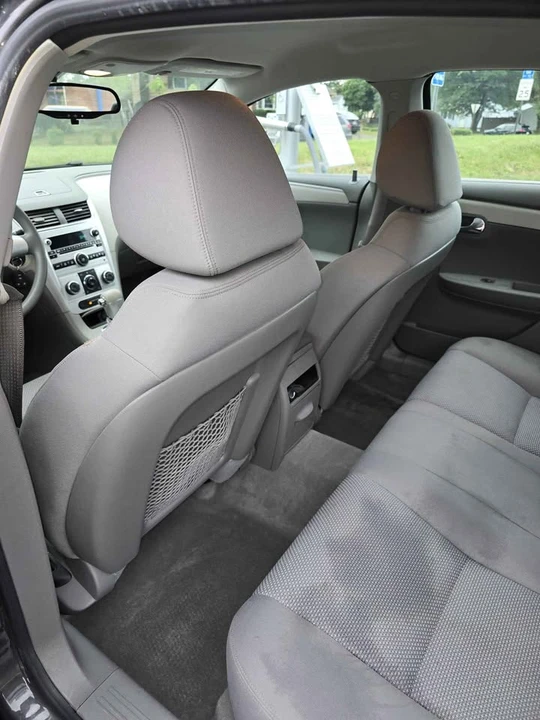 2010 Chevrolet Malibu - Image 8 of 10