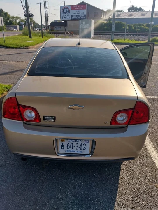 2010 Chevrolet Malibu - Image 3 of 5