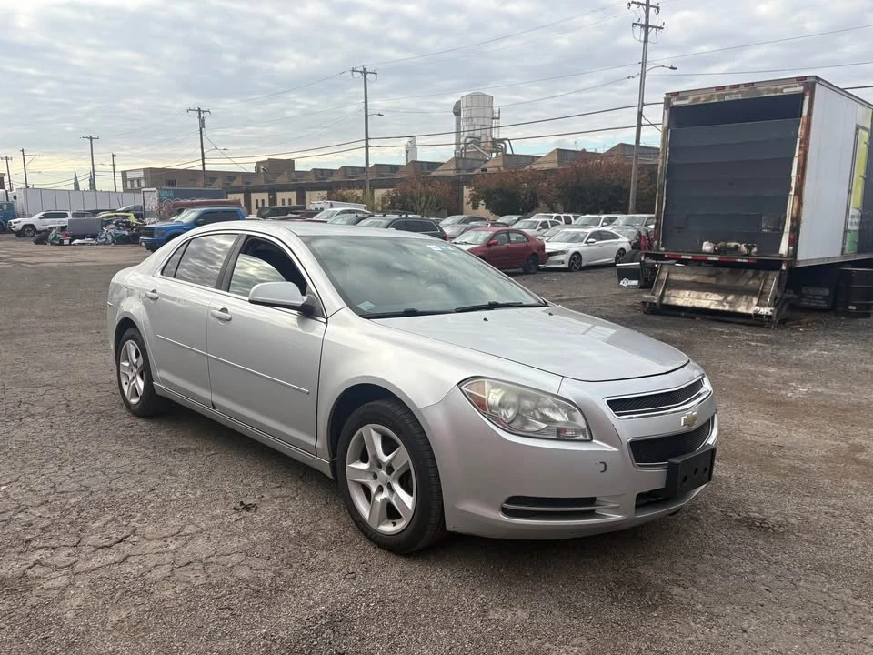 2010 Chevrolet Malibu - Image 4 of 10