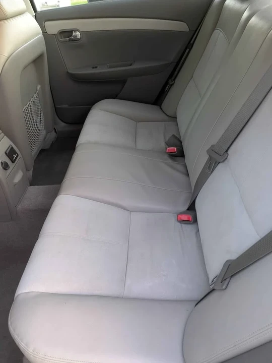 2010 Chevrolet Malibu - Image 6 of 9