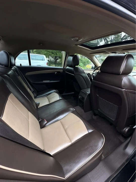 2010 Chevrolet Malibu - Image 8 of 9