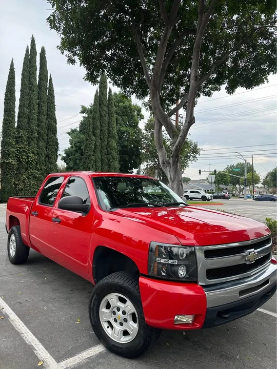2010 Chevrolet Silverado 2nd Gen - Image 2 of 9