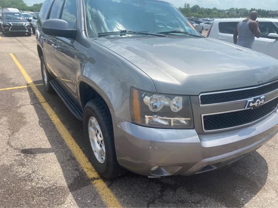 2010 Chevrolet Tahoe 3rd Gen - Image 2 of 6