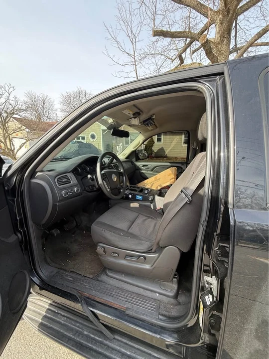 2010 Chevrolet Tahoe 3rd Gen - Image 2 of 2