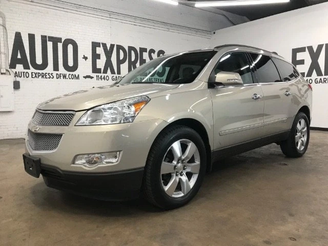 2010 Chevrolet Traverse - Image 2 of 5