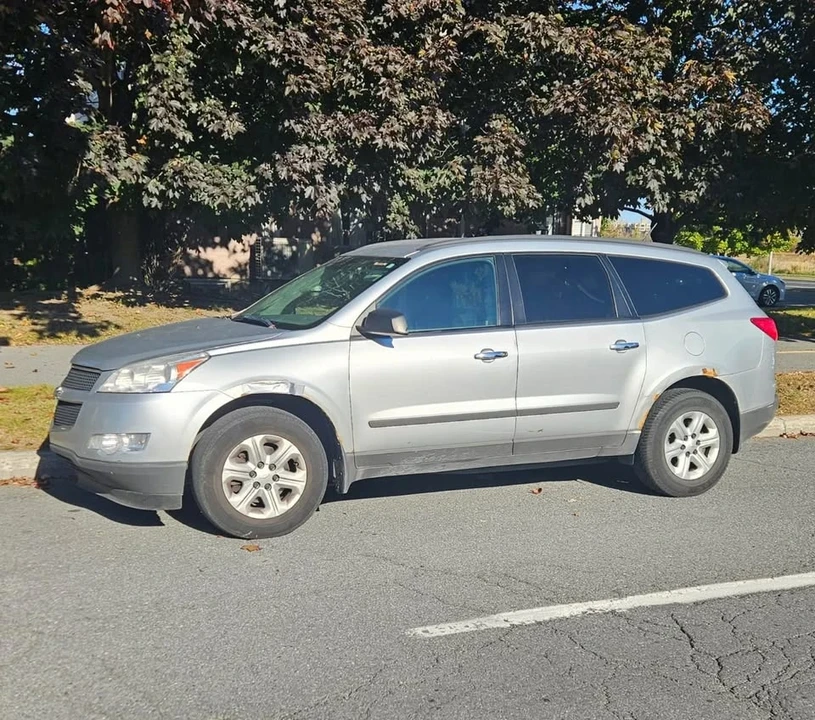 2010 Chevrolet Traverse - Image 7 of 7
