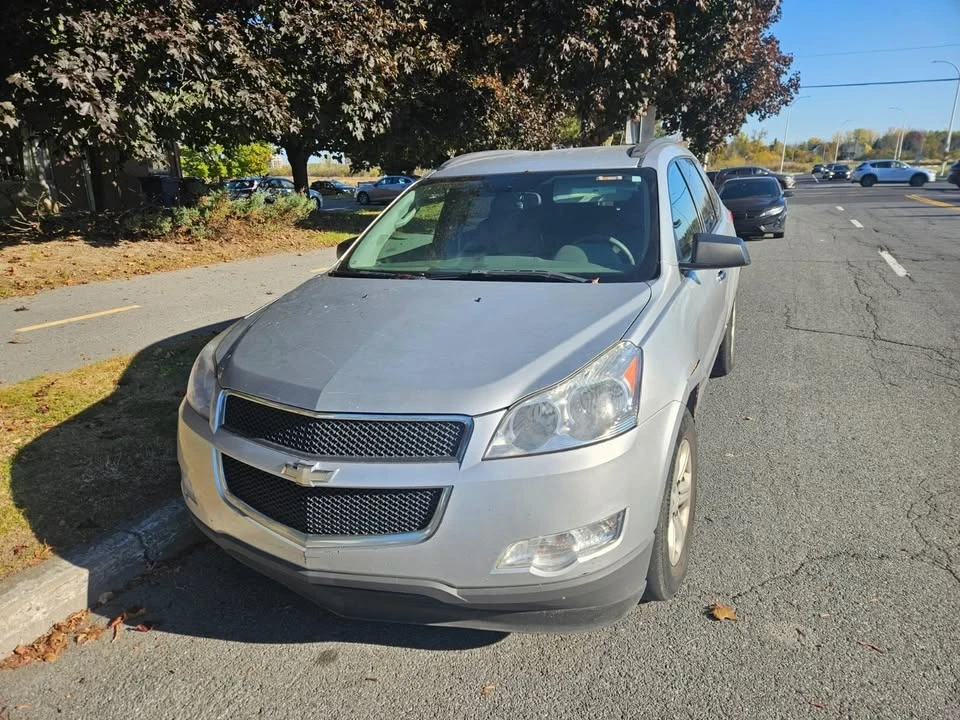 2010 Chevrolet Traverse - Image 6 of 7