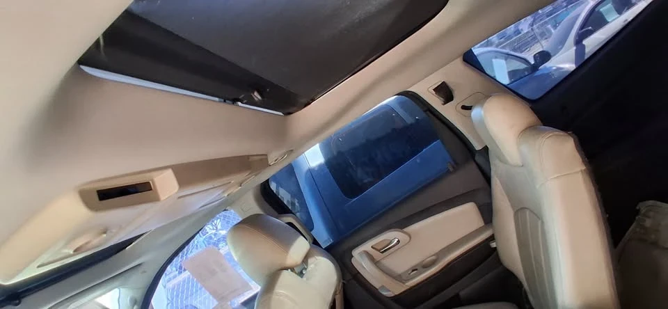 2010 Chevrolet Traverse - Image 7 of 10
