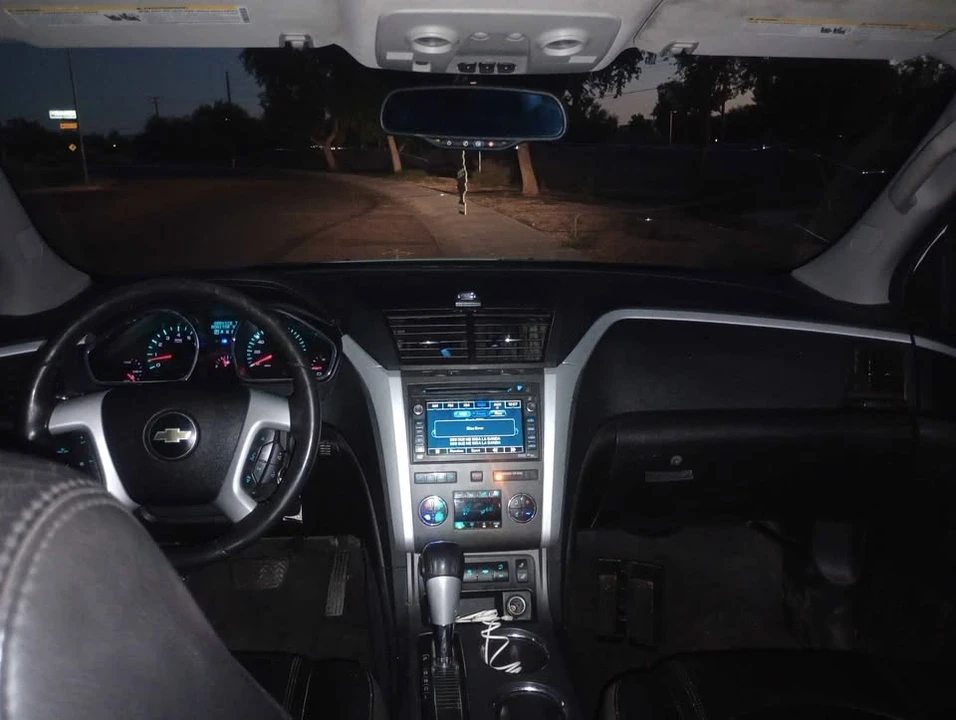 2010 Chevrolet Traverse - Image 8 of 8