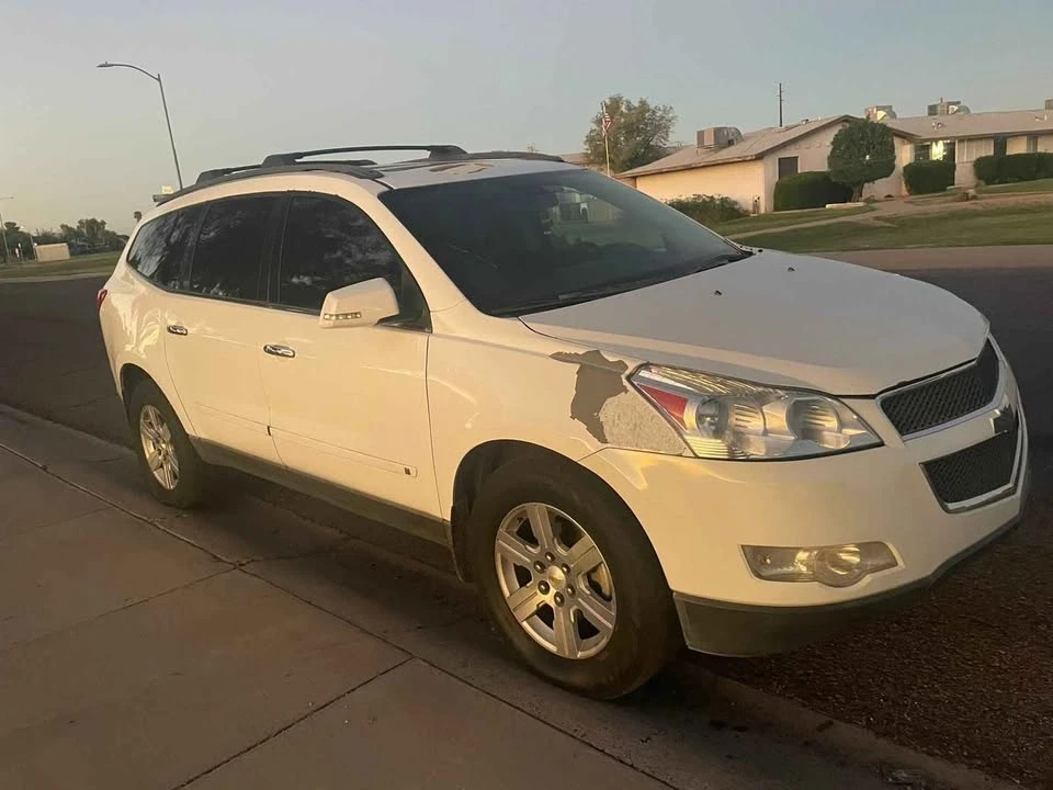 2010 Chevrolet Traverse - Image 4 of 8