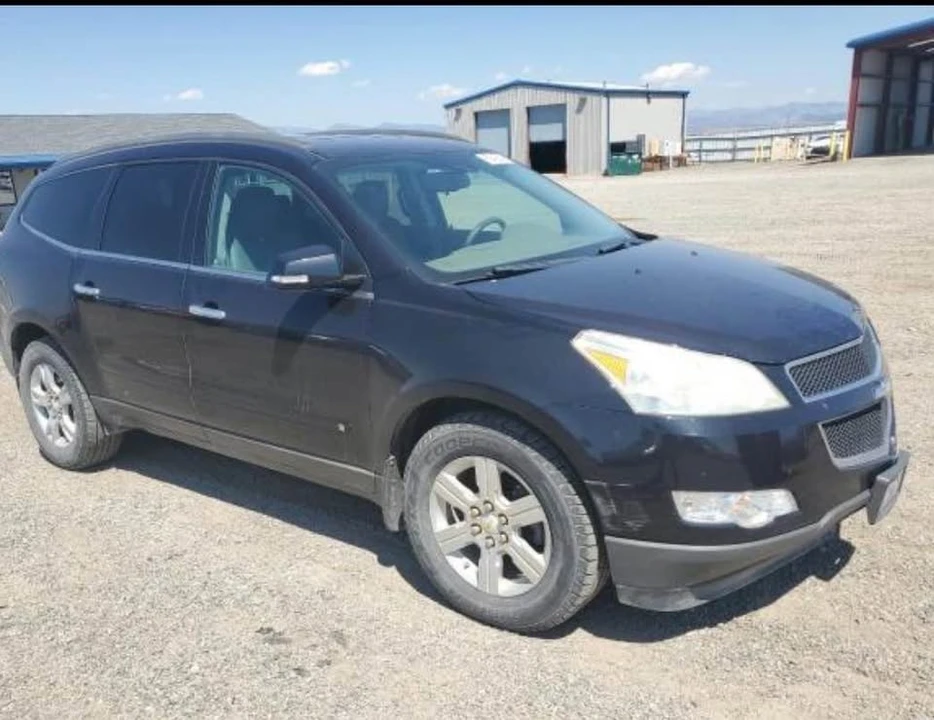 2010 Chevrolet Traverse - Image 2 of 7