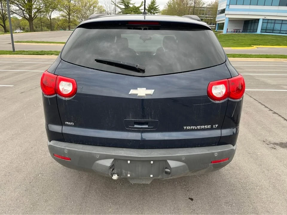 2010 Chevrolet Traverse - Image 8 of 15