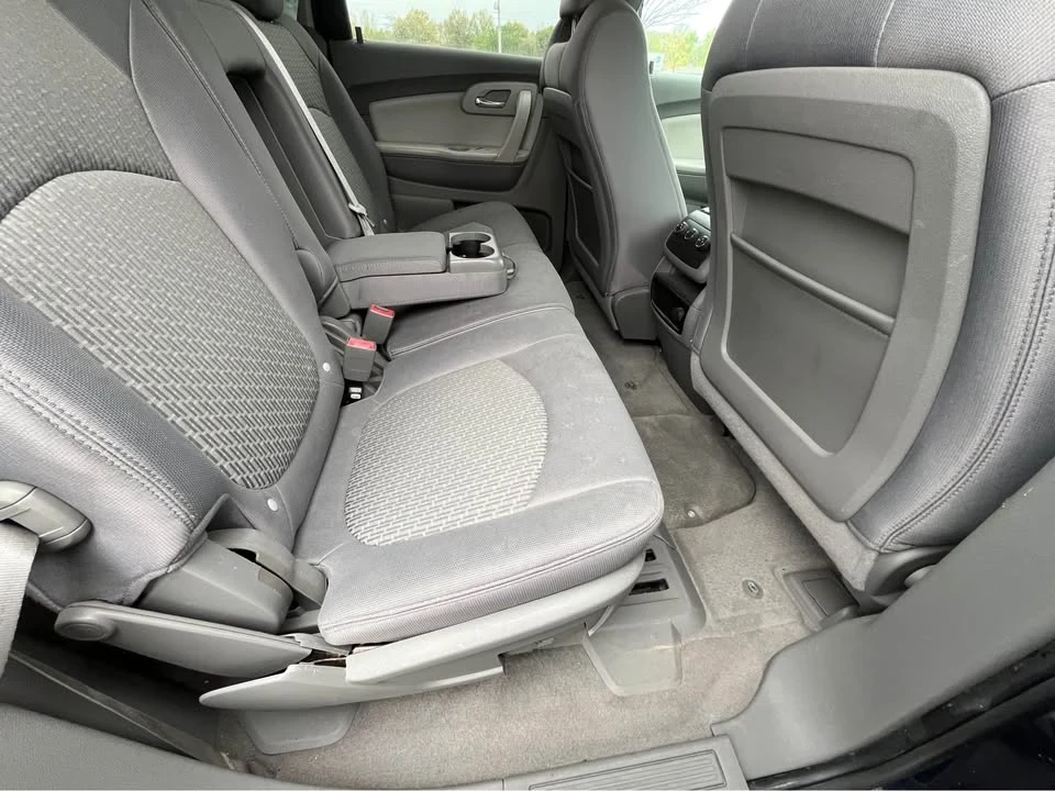 2010 Chevrolet Traverse - Image 12 of 15