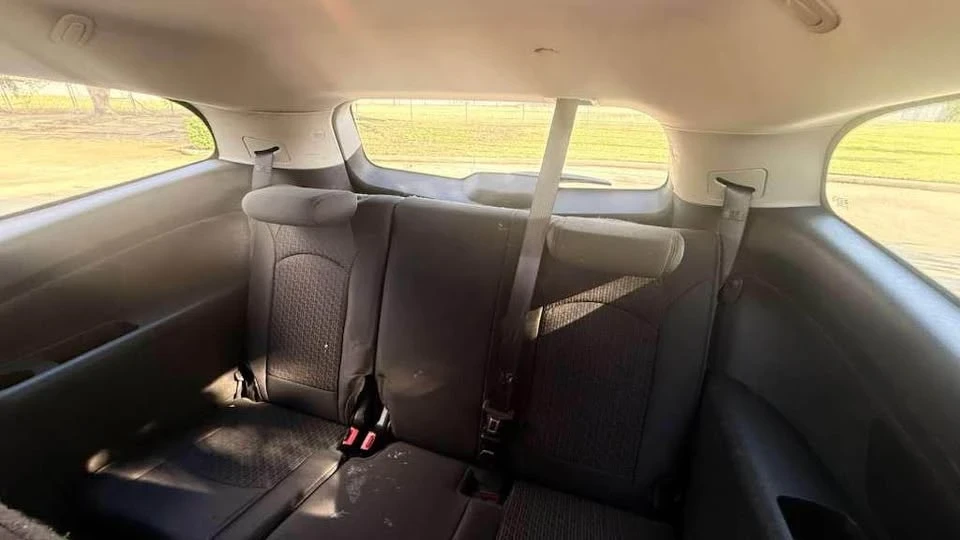 2010 Chevrolet Traverse - Image 13 of 14