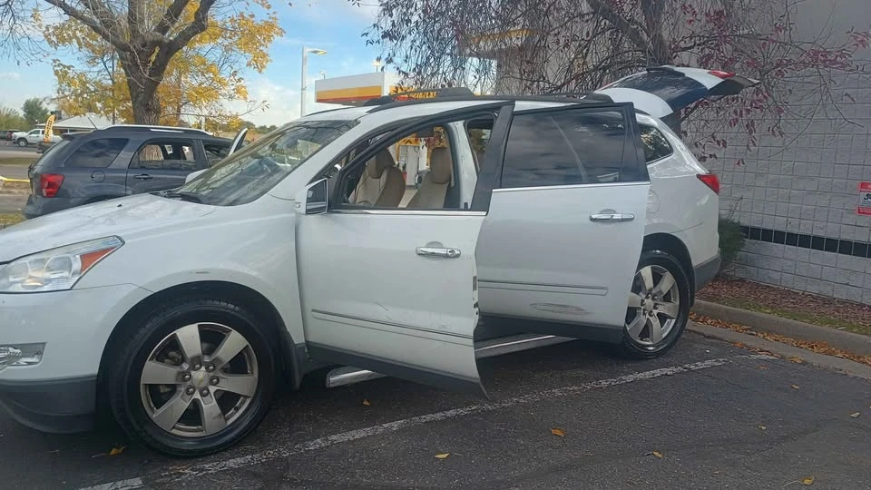 2010 Chevrolet Traverse - Image 12 of 20