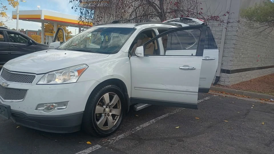 2010 Chevrolet Traverse - Image 10 of 20