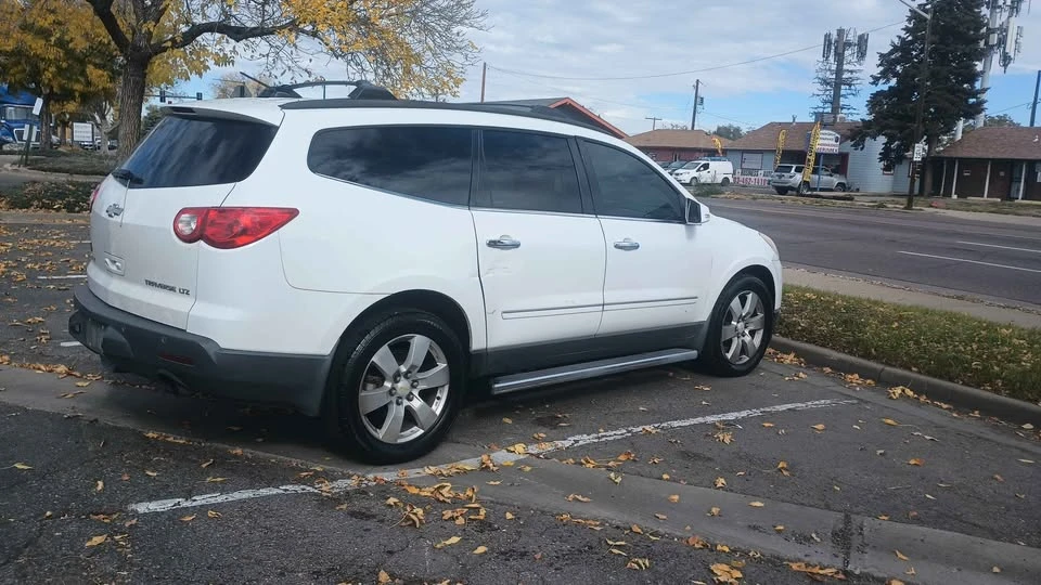 2010 Chevrolet Traverse - Image 8 of 20