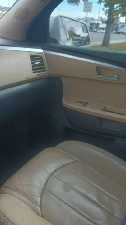 2010 Chevrolet Traverse - Image 7 of 20