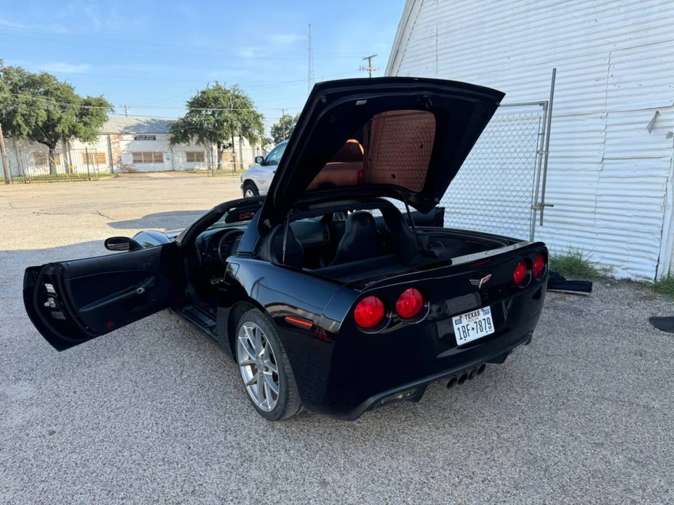 2010 Chevrolet Corvette C6 - Image 9 of 16