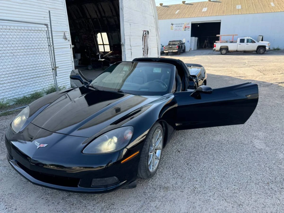 2010 Chevrolet Corvette C6 - Image 2 of 16