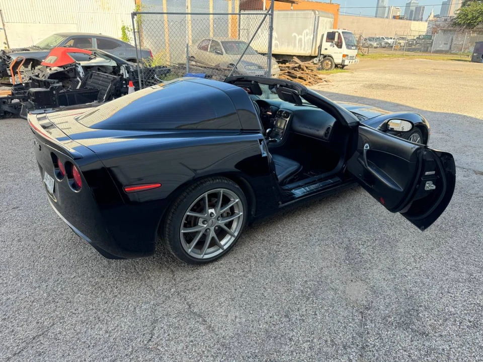 2010 Chevrolet Corvette C6 - Image 11 of 16