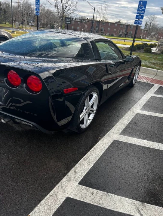 2010 Chevrolet Corvette C6 - Image 2 of 5