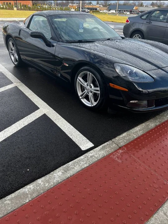 2010 Chevrolet Corvette C6 - Image 3 of 5