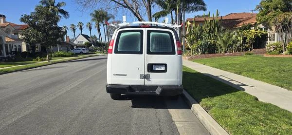 2010 Chevrolet Express - Image 5 of 19
