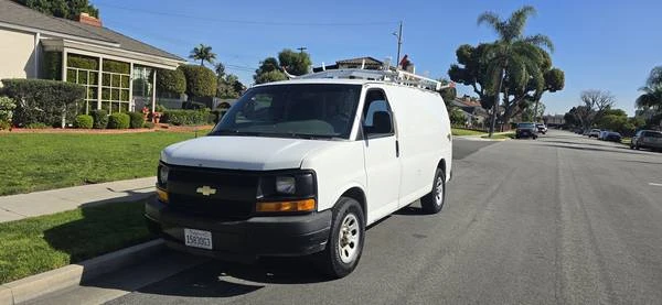2010 Chevrolet Express - Image 2 of 19