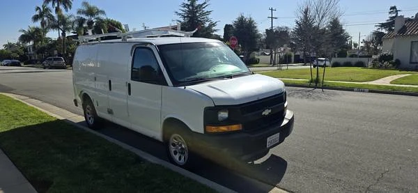 2010 Chevrolet Express - Image 3 of 19