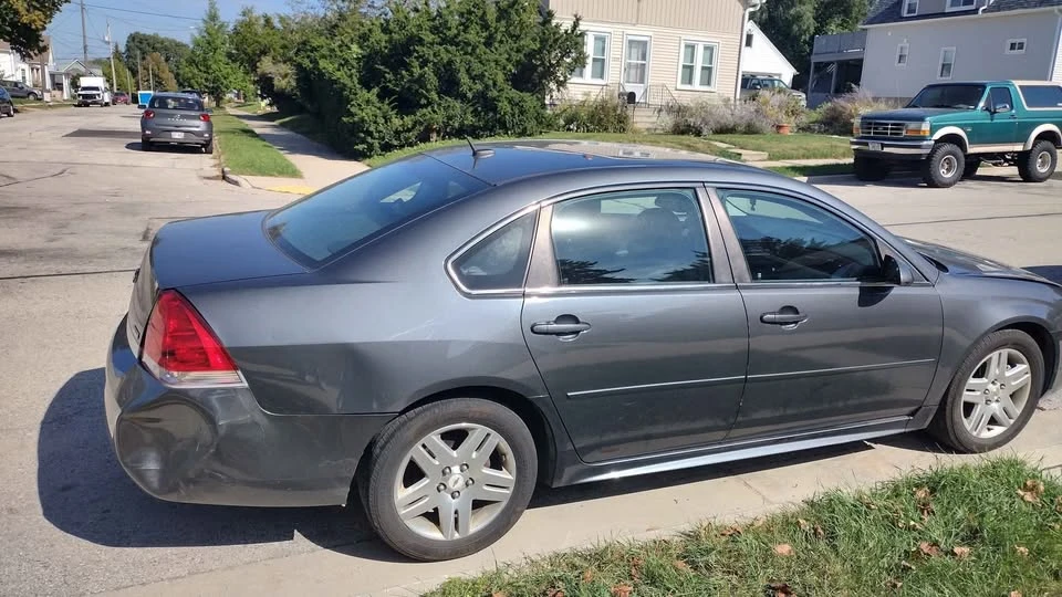 2010 Chevrolet Impala 9th Gen - Image 2 of 4