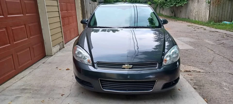 2010 Chevrolet Impala 9th Gen - Image 2 of 9
