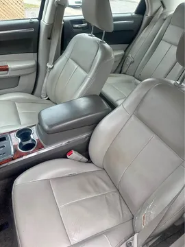 2010 Chrysler 300