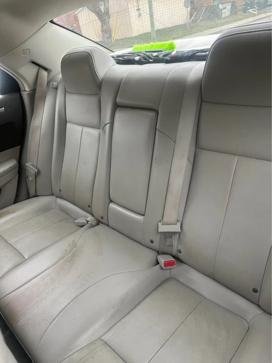 2010 Chrysler 300 (2005-2023) - Image 2 of 4