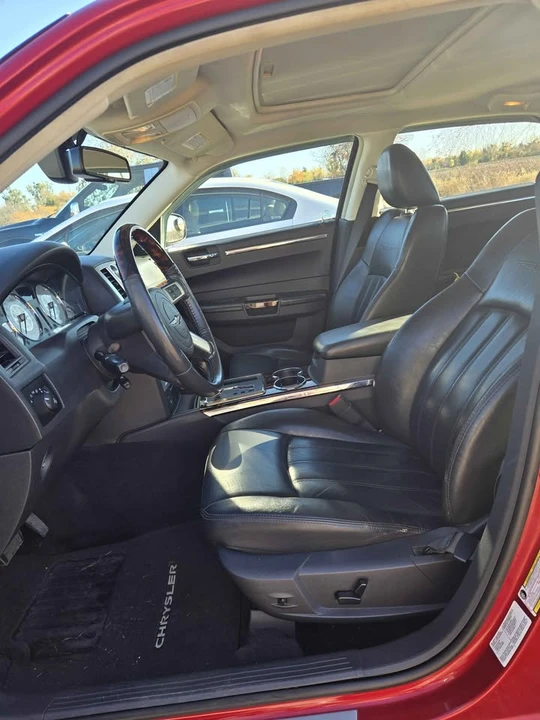 2010 Chrysler 300 (2005-2023) - Image 13 of 19